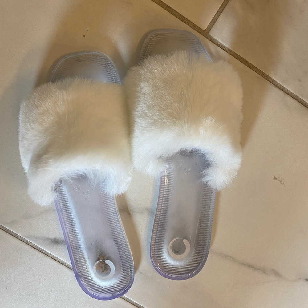 Women’s slide sandals